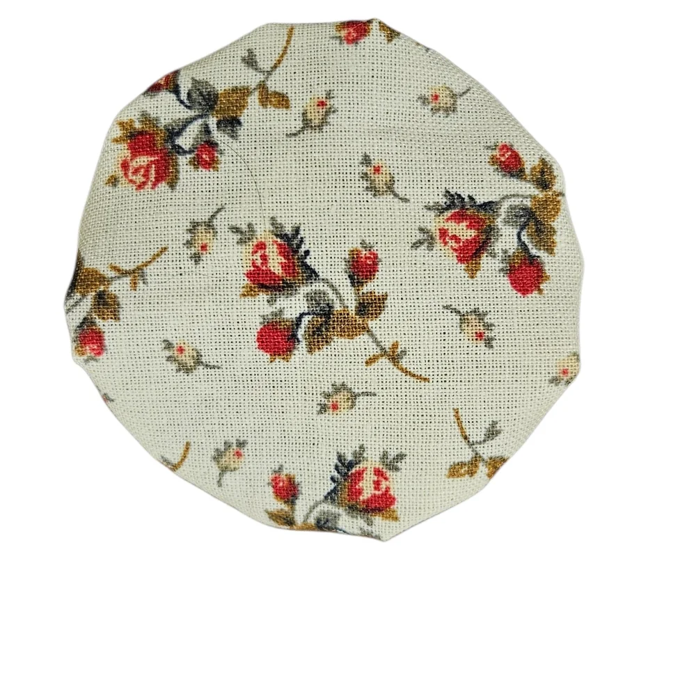 Hand Sewn Fabric Yo Yos  Set of 36 With Red,  Cream With Tea Roses , Botanical - Picture 8 of 13